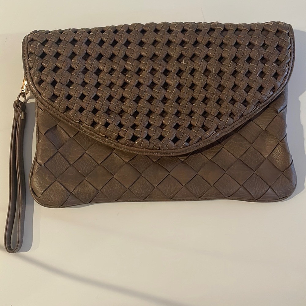 Urban Expressions Beach Wristlet